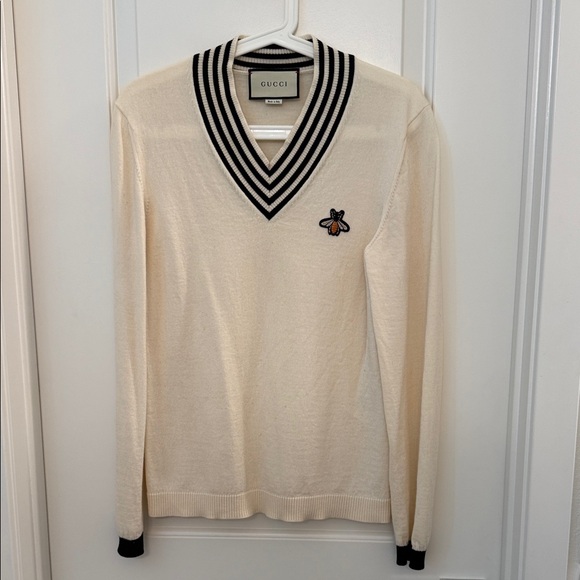 Gucci V-Neck Sweater in Cream with Bee Embroidery - Picture 1 of 11